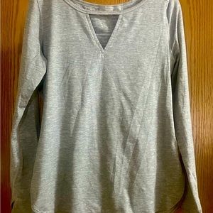 Zella women’s casual top with thumb holes- lightly used